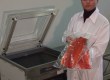Вакуумная упаковка рыбного филе на вакуумном упаковщике HENKELMAN Marlin 52II
